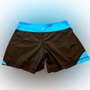 Lululemon Size 8 shorts, wet dry warm